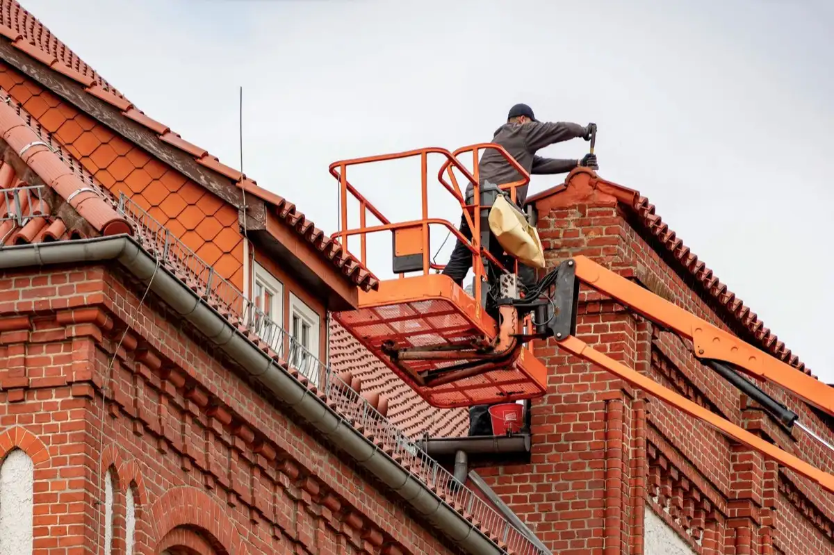 Commercial roofing services in Decatur, IL